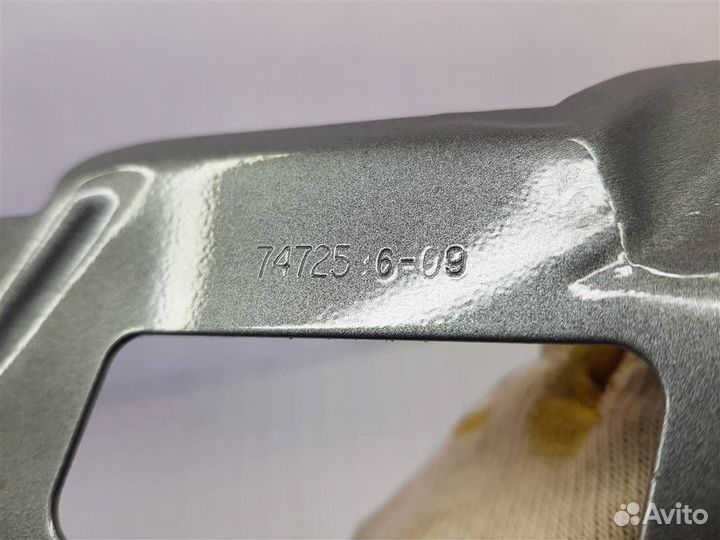 Кронштейн крепления крыла переднего правого BMW X