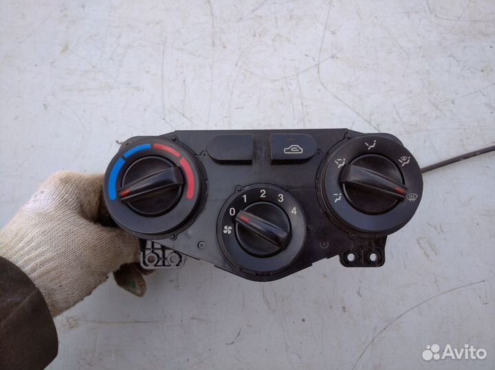 Блок управления отопителем Хендай Верна Акцент 3