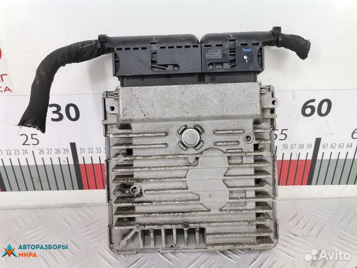 Блок управления двигателем Volkswagen Jetta 5 2011