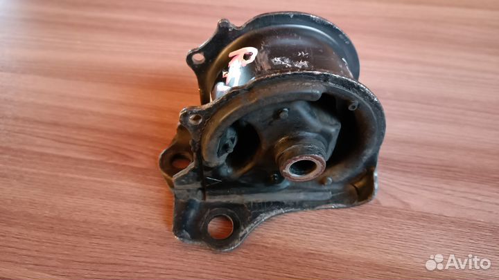 Подушка двигателя Honda CR-V Civic B20B D15B