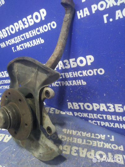 Передний правый поворотный кулак Mercedes-Benz