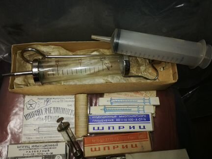 Шприц стеклянный. СССР