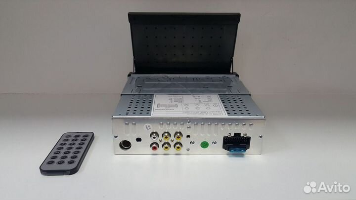 Новая автомагнитола с выдвижным сенсорным экраном