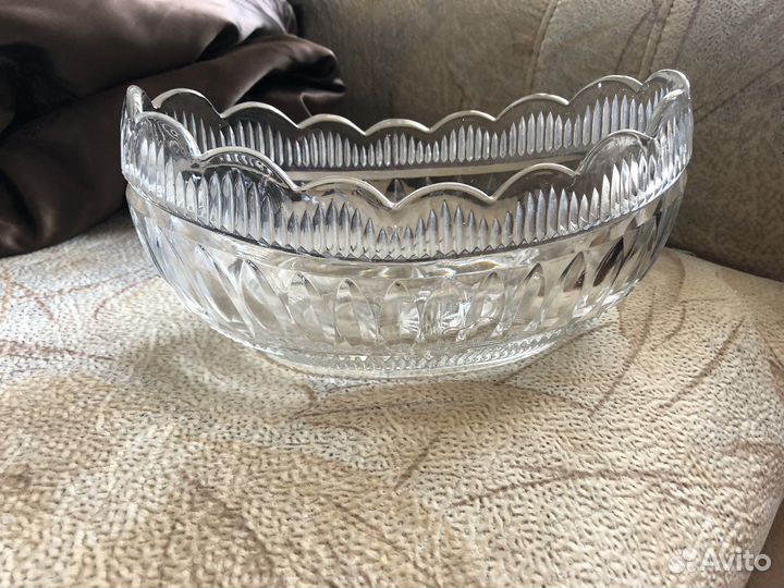 Хрустальная вазы