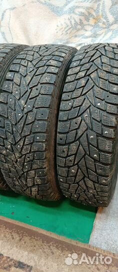 Dunlop SP Winter Ice 02 175/70 R14 84T