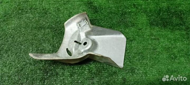 Экран тепловой Mercedes Benz W204 2007-2015