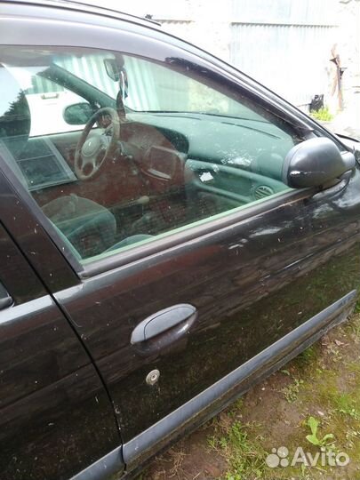 Дверь renault megane 1