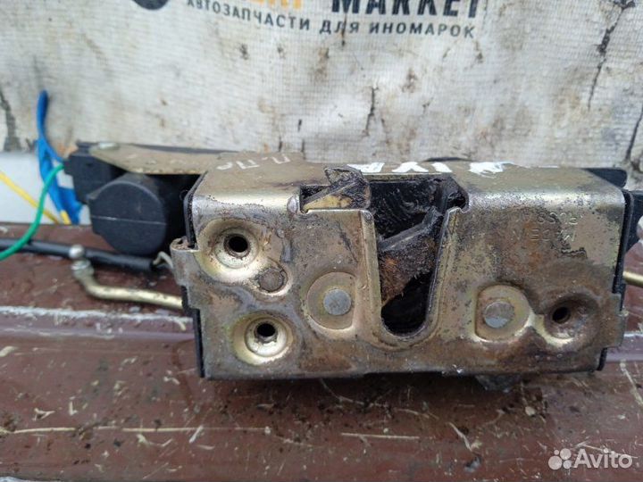 Замок двери Chevrolet Niva 2002 перед. прав. б/у