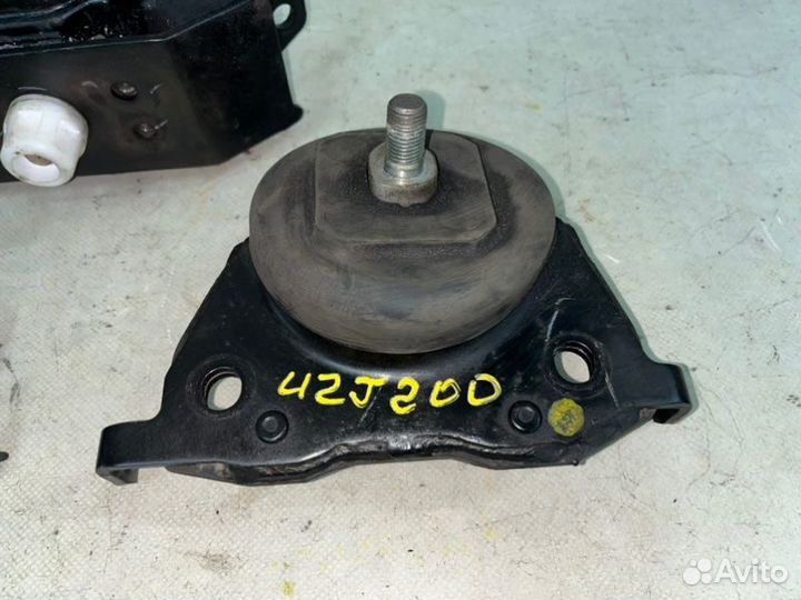 Подушки двигателя комплект передние Toyota Land