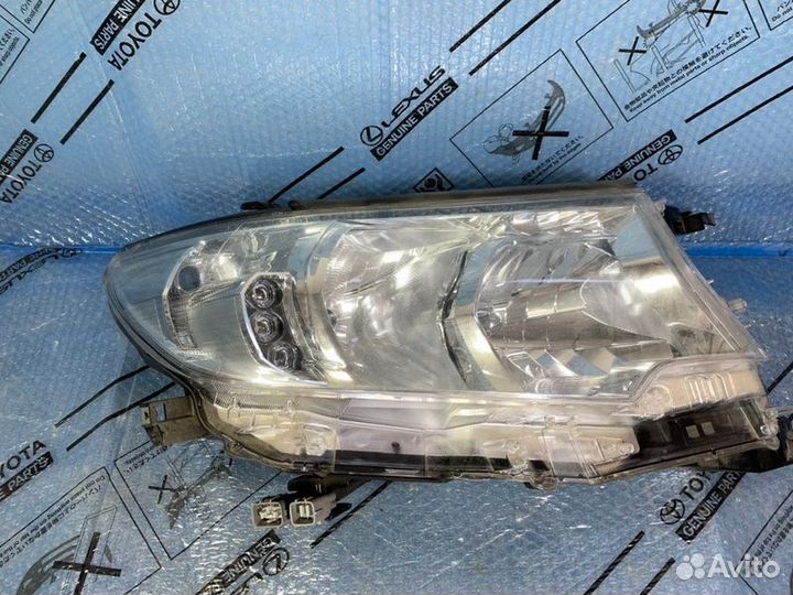 Фара правая Toyota Land Cruiser Prado 150 2017