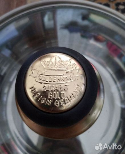 Набор новых кастрюль