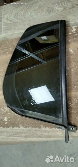 Стекло глухое Volkswagen Golf