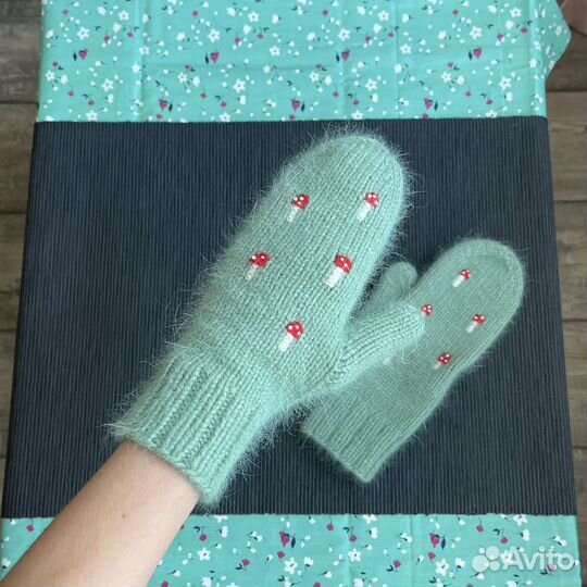 Вязаные варежки 