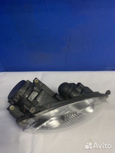 Фара правая volkwagen jetta 5 golf 5