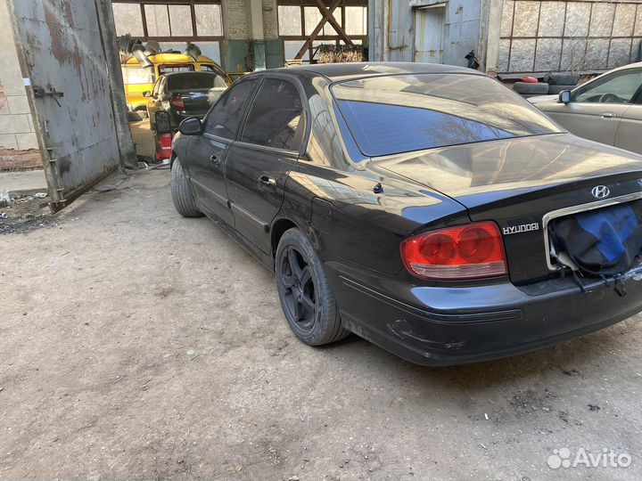 В полном разборе Hyundai Sonata 2.0 AT 2003 год