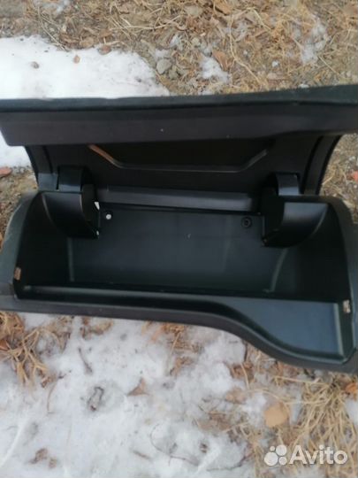 Бардачок на auris