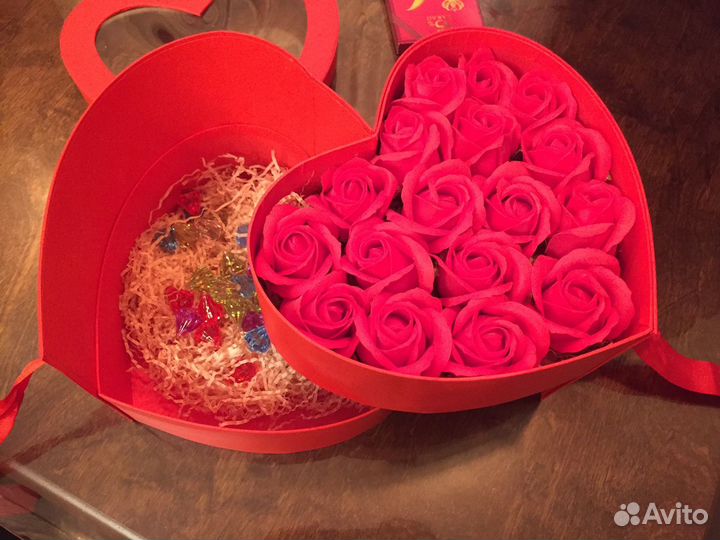Красивый подарок девушке. Коробка подарочная