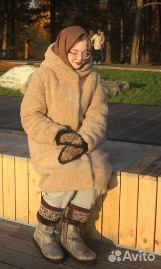 Якутские зимние женские варежки с бисером