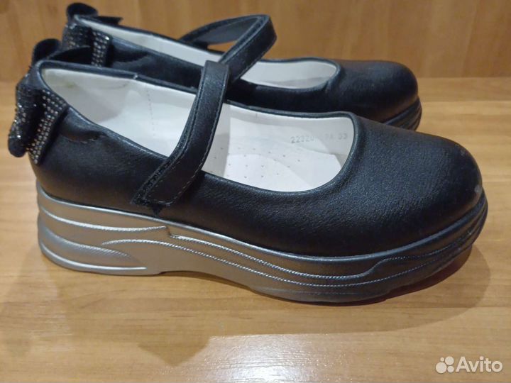 Продам туфли для девочки