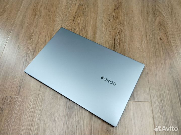 Ультрабук Honor MagicBook X 15 на i3-11