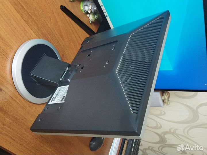 Монитор Samsung SyncMaster 740N 17 дюймов