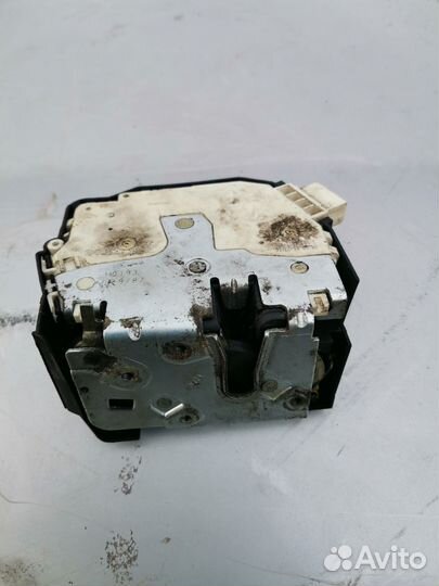 Замок задней двери land rover freelander 1