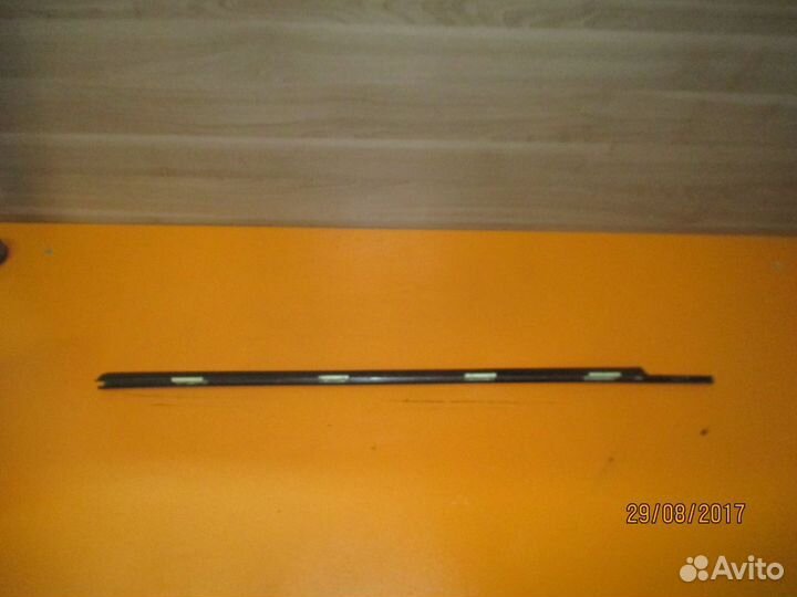 Накладка стекла переднего правого Hyundai Santa Fe