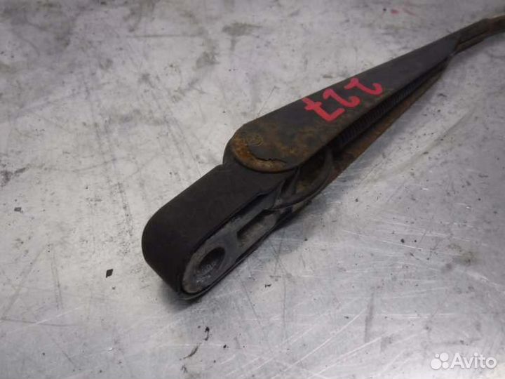 Поводок дворника задний Лада Приора 126 2011