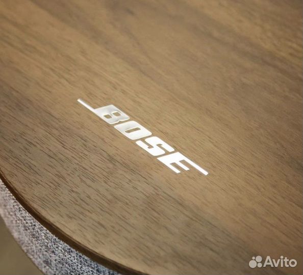 Умный журнальный столик Bose колонка