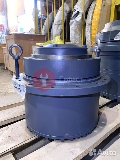 Редуктор хода Komatsu TZ270B1000-00