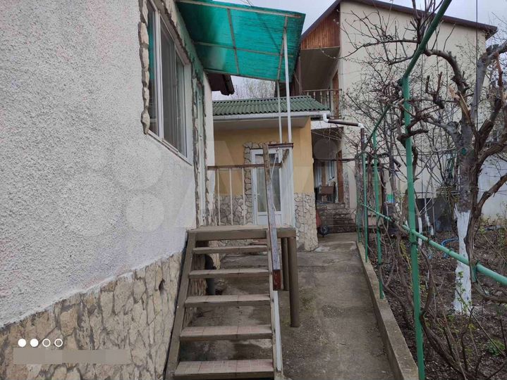 Комната 20 м² в 1-к., 1/2 эт.