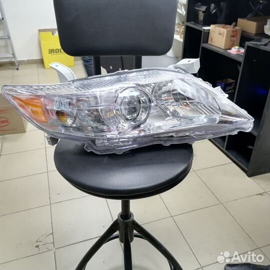 Фара Toyota Camry 09-11г
