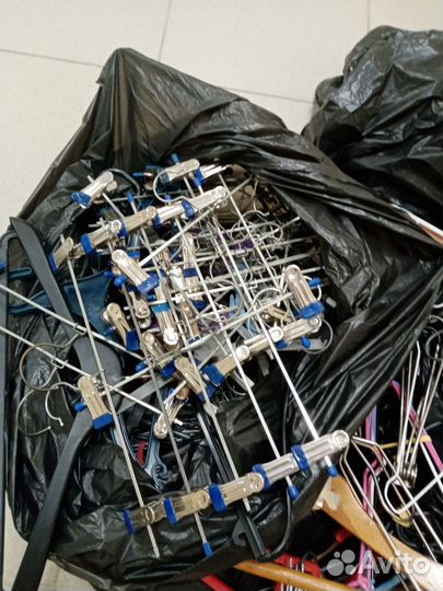 Вешалки (плечики)