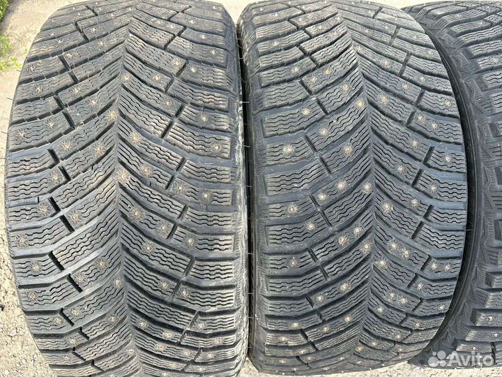Michelin X-Ice North 4 255/35 R20 и 295/30 R20 101H