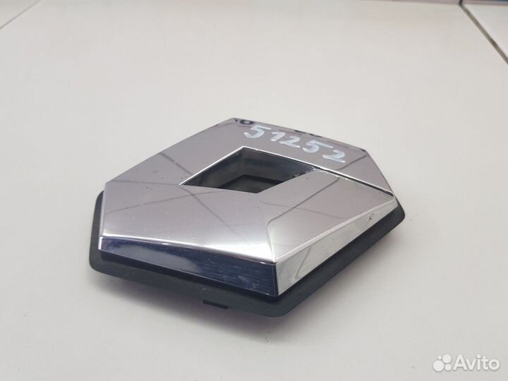 Значок (эмблема ) капота