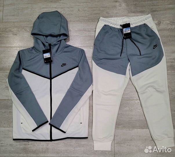 Спортивный костюм Nike Tech Fleece