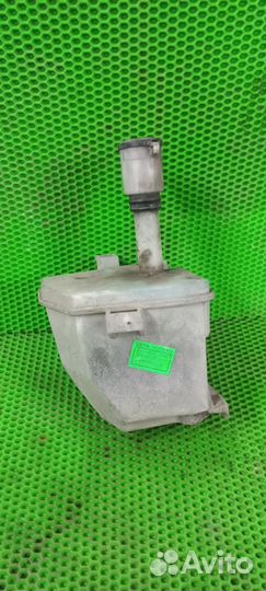 Бачок омывателя лобового стекла Nissan Wingroad (Y