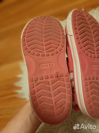 Босоножки crocs размер j 1