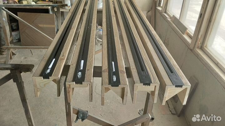 Декоративные балки с треками для светильников