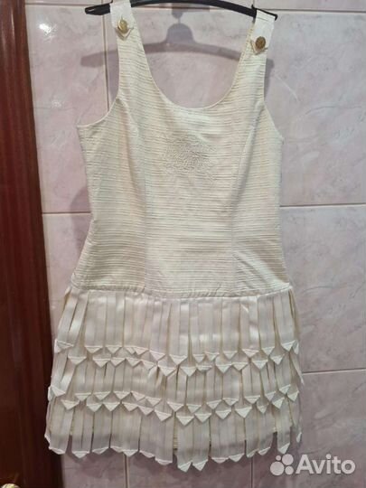 Белое платье burberry, на 12 лет