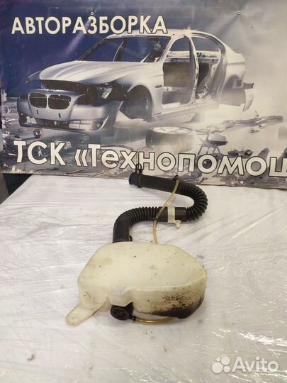 Бачок омывателя задний Mitsubishi Pajero Sport