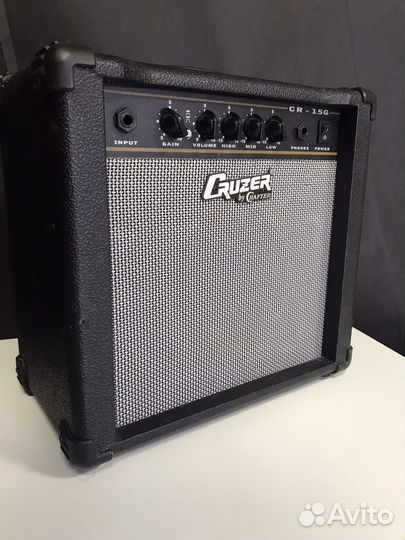 Гитарный комбоусилитель