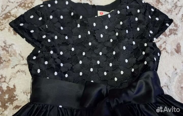 Платья праздничные