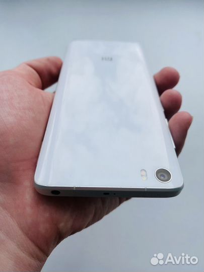 Xiaomi Mi 5, 3/64 ГБ