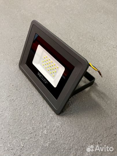 Светодиодный прожектор Wolta WFL-20W/06