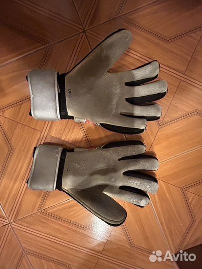 Вратарские перчатки Adidas Predator