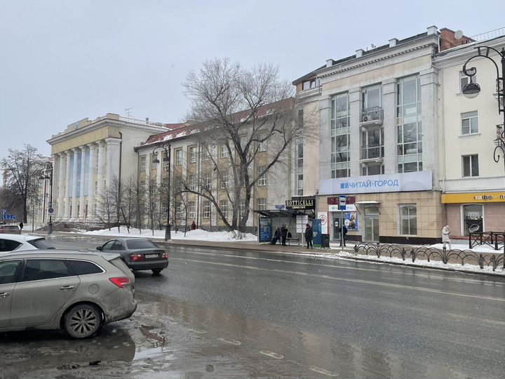 Помещение на ул. Республики, 330.7 м²