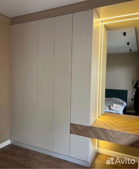 Угловой шкаф в спальню