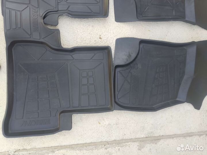 Автомобильные коврики резиновые