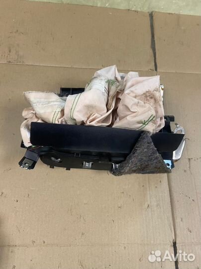 Подушка безопасности в ноги Lexus NX200